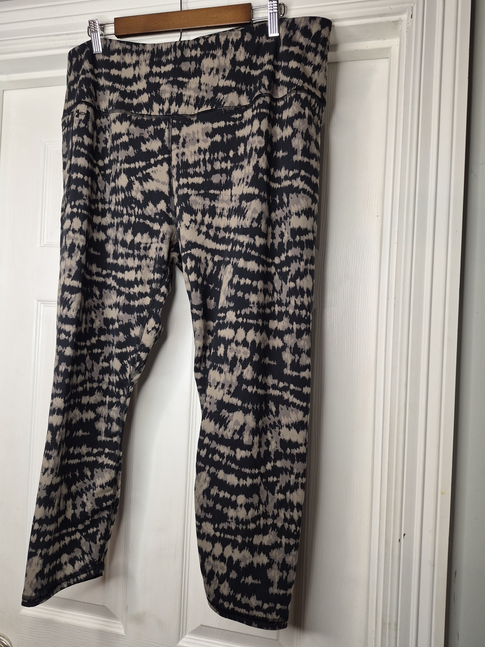 Under Armour Black and Olive Pattern Leggings 3x